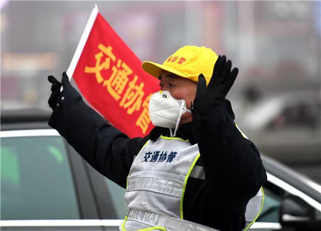 重磅！鄭州將取締馬路停車場 人行道禁設停泊位